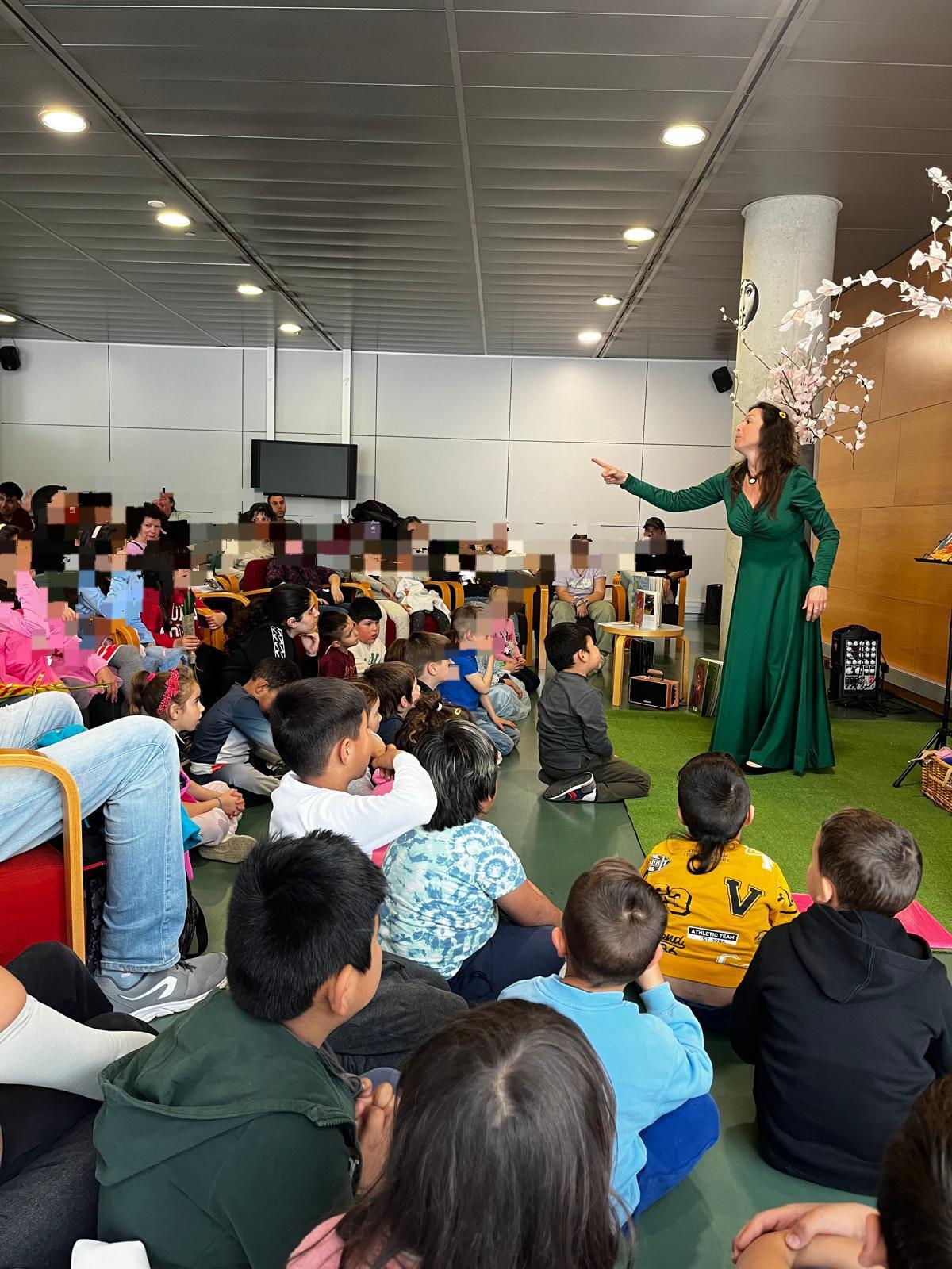 Conta contes a la Biblioteca