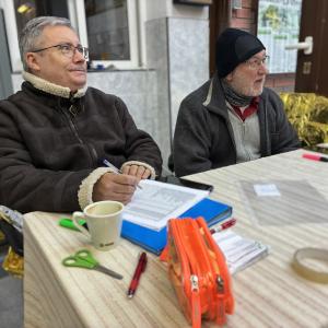 Voluntaris atenent les famílies