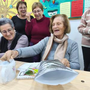 Els regals dels "reyes Majos" a la Vinya