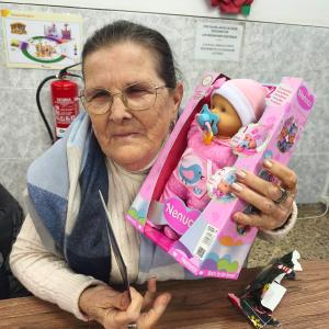 Els regals dels "reyes Majos" a la Vinya