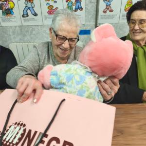 Els regals dels "reyes Majos" a la Vinya