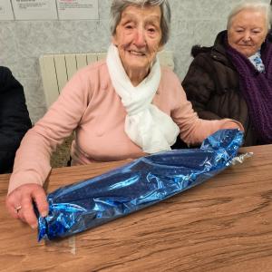 Els regals dels "reyes Majos" a la Vinya