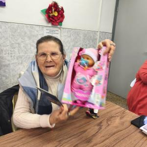 Els regals dels "reyes Majos" a la Vinya